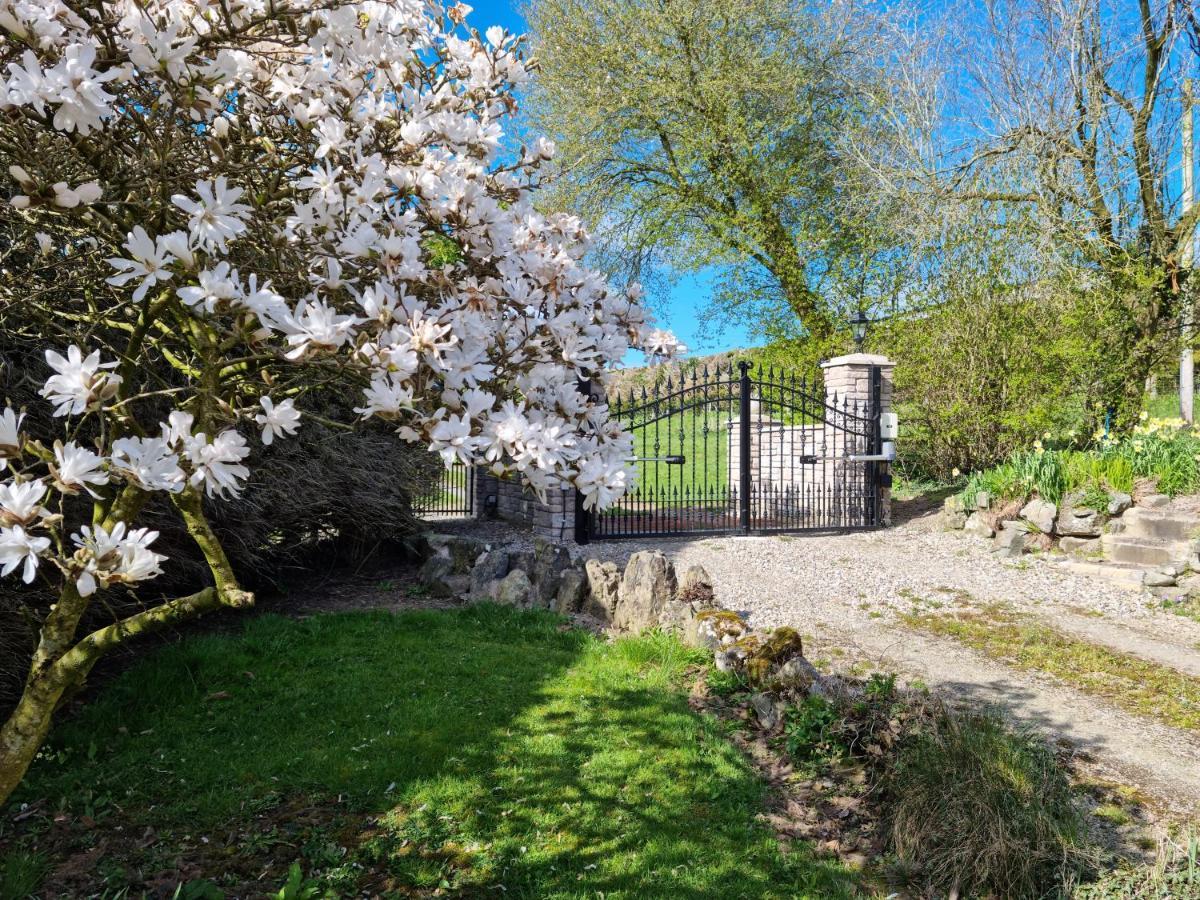 Готель Riverside Cabin At Pen-Y-Bont Mill Освестрі Екстер'єр фото
